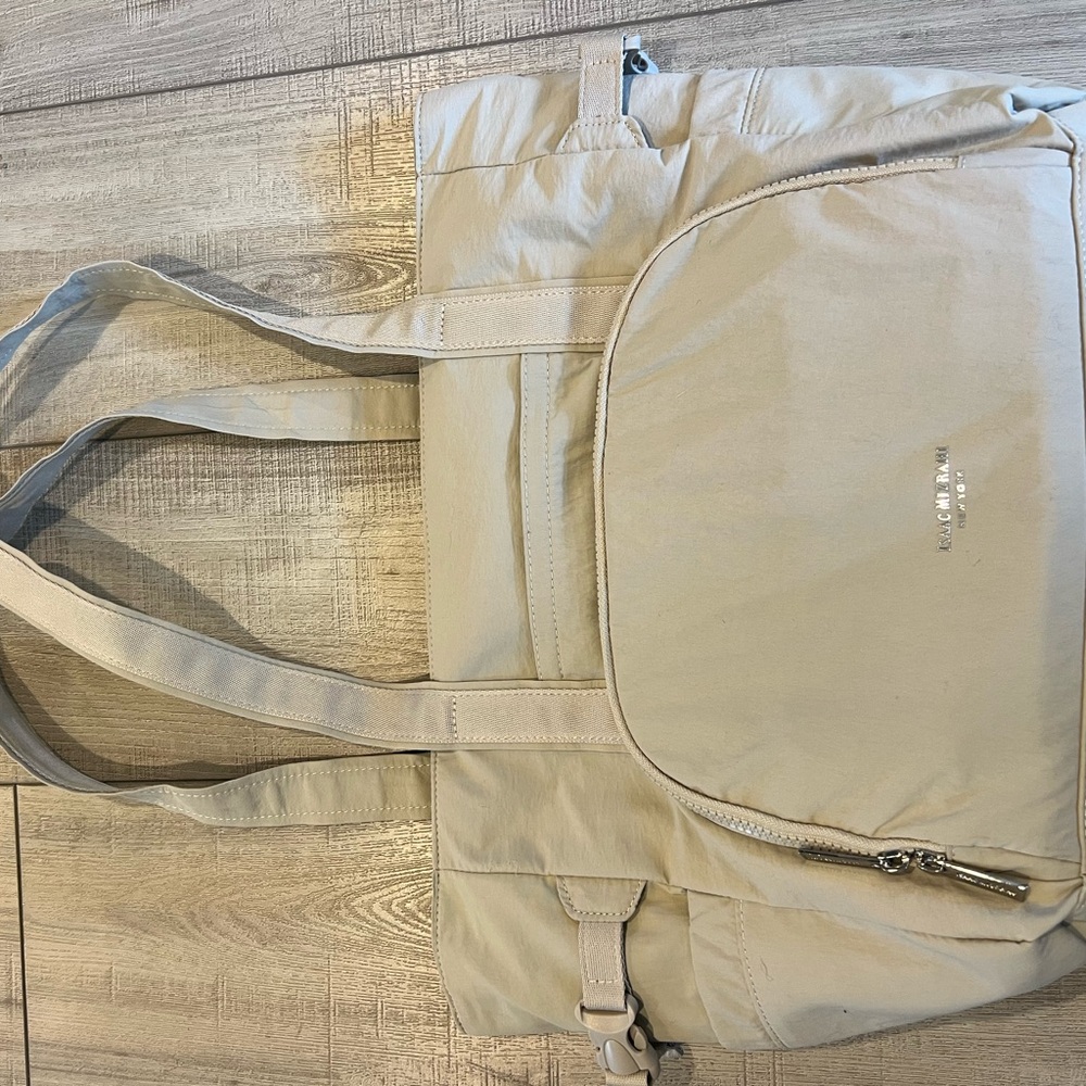 ISAAC MIZRAHI TRAVEL ZIPPERED CARRY ALL cream color